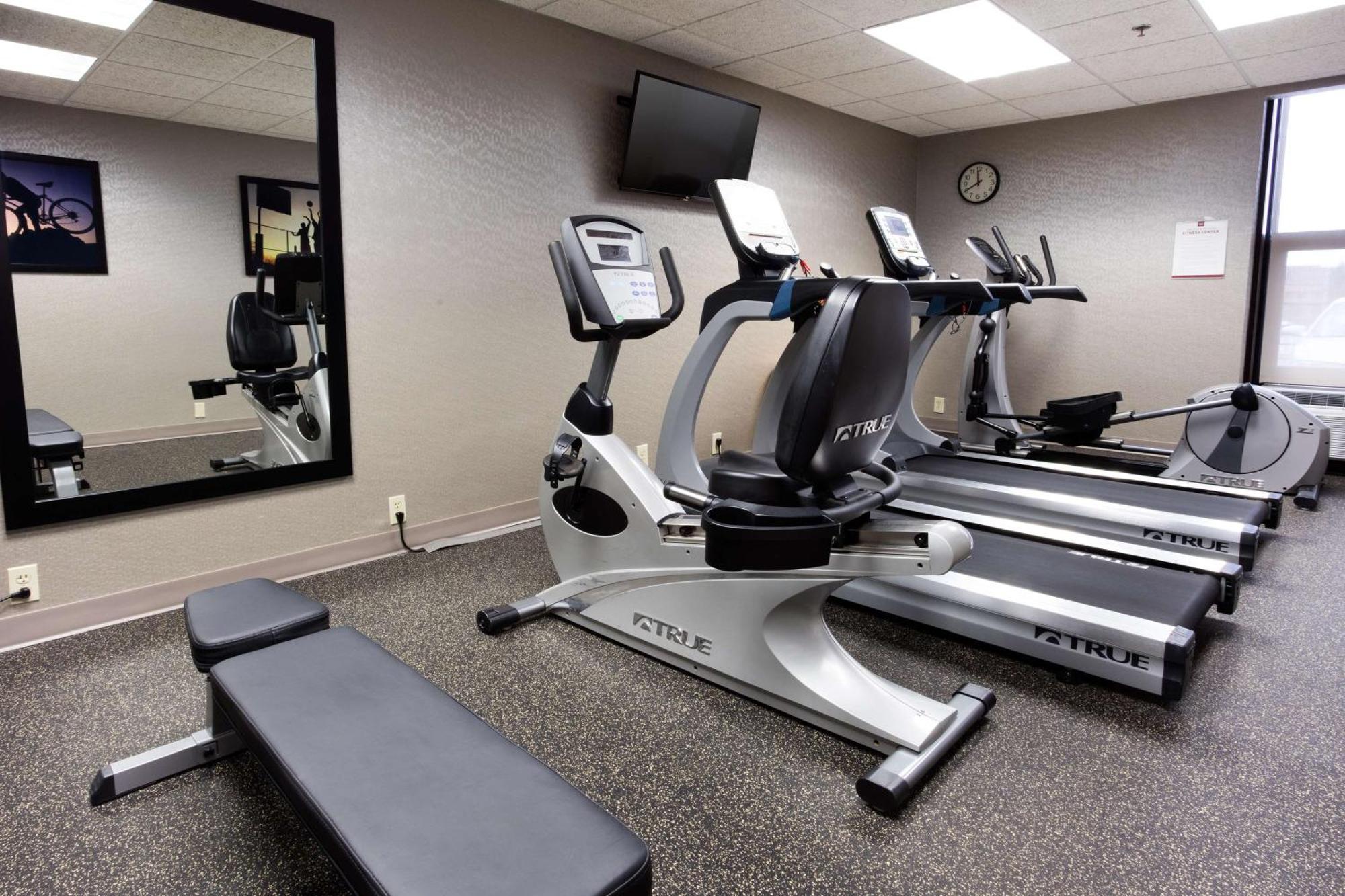 Drury Inn & Suites Kansas City Airport ภายนอก รูปภาพ
