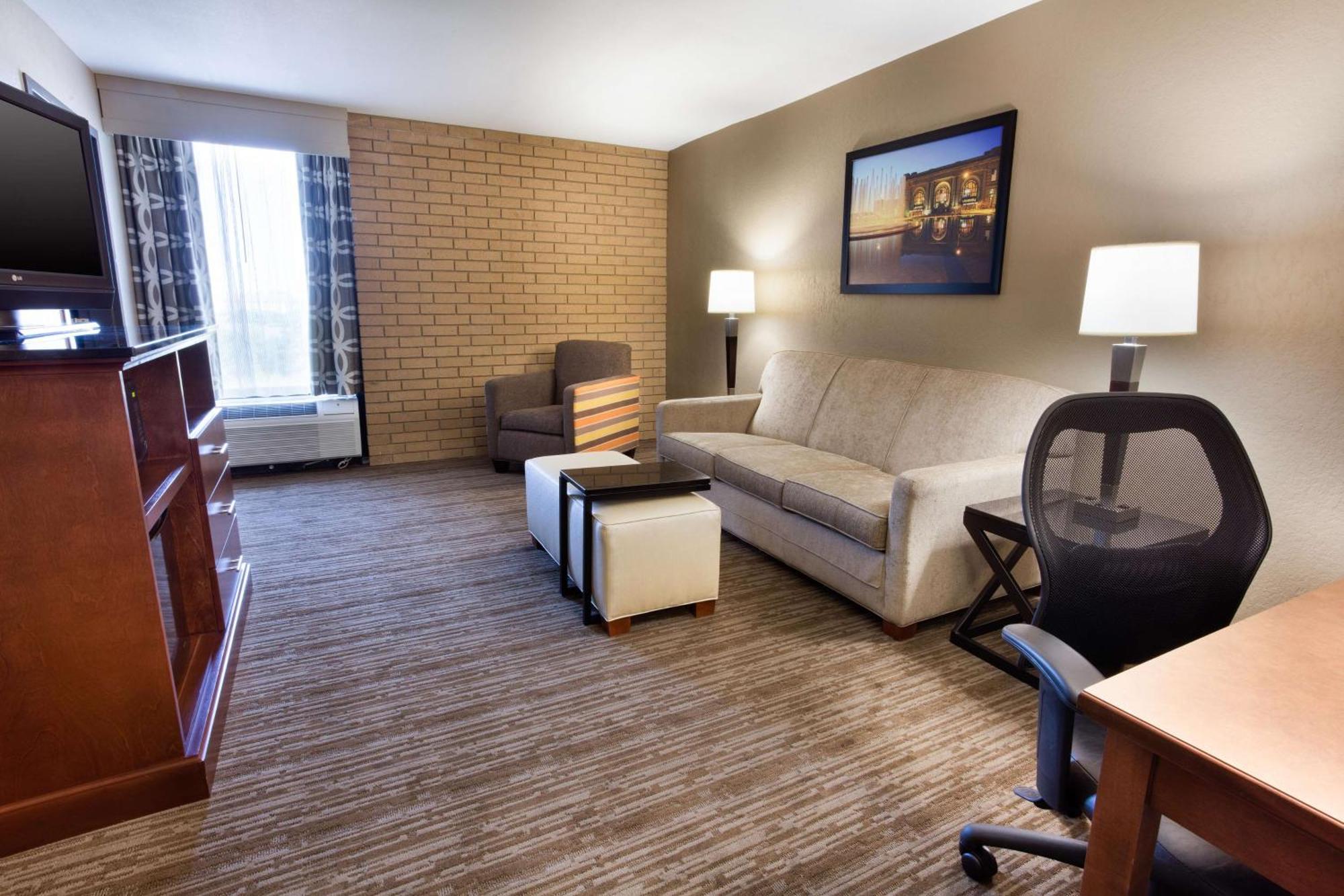 Drury Inn & Suites Kansas City Airport ภายนอก รูปภาพ