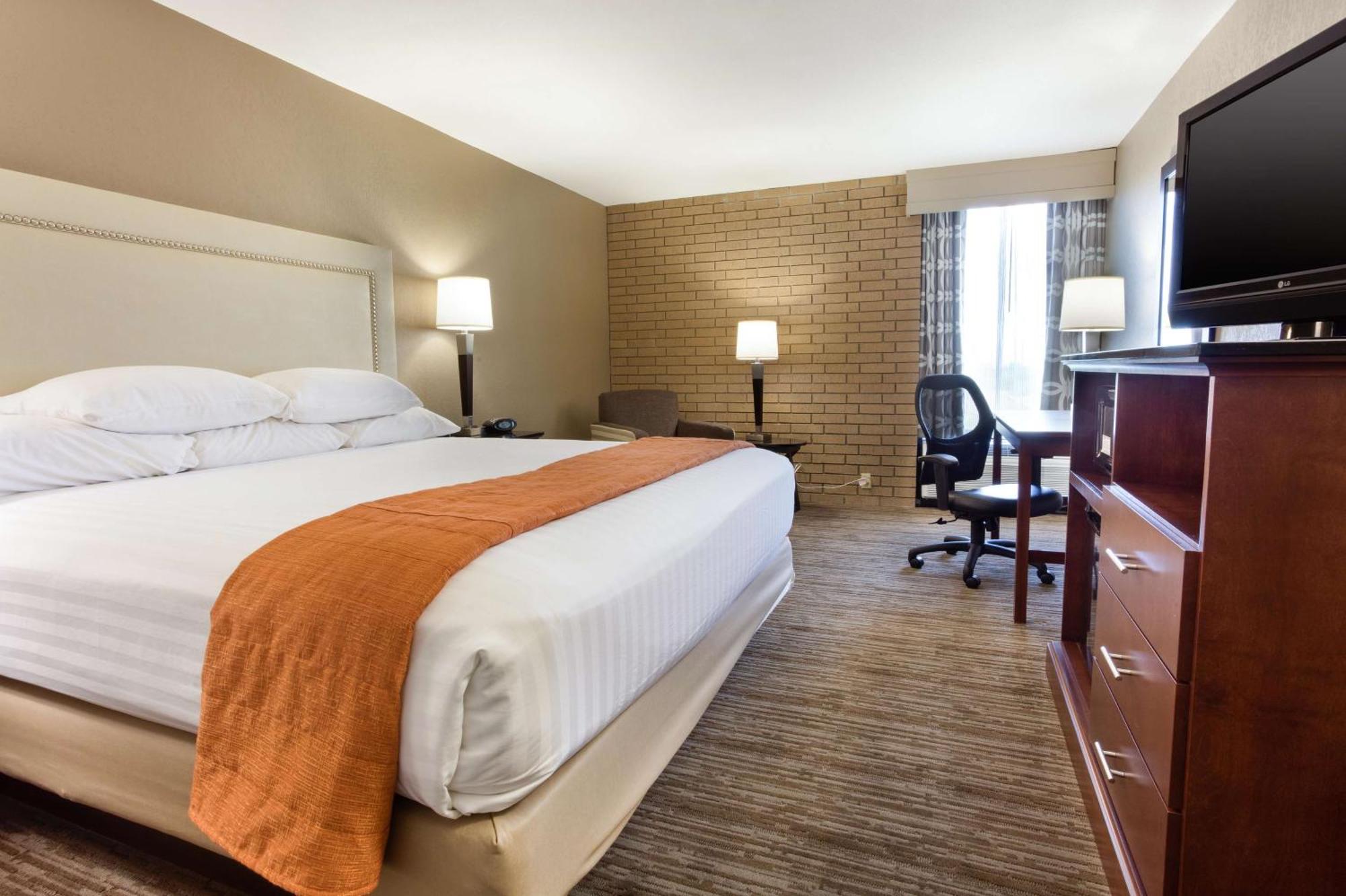 Drury Inn & Suites Kansas City Airport ภายนอก รูปภาพ