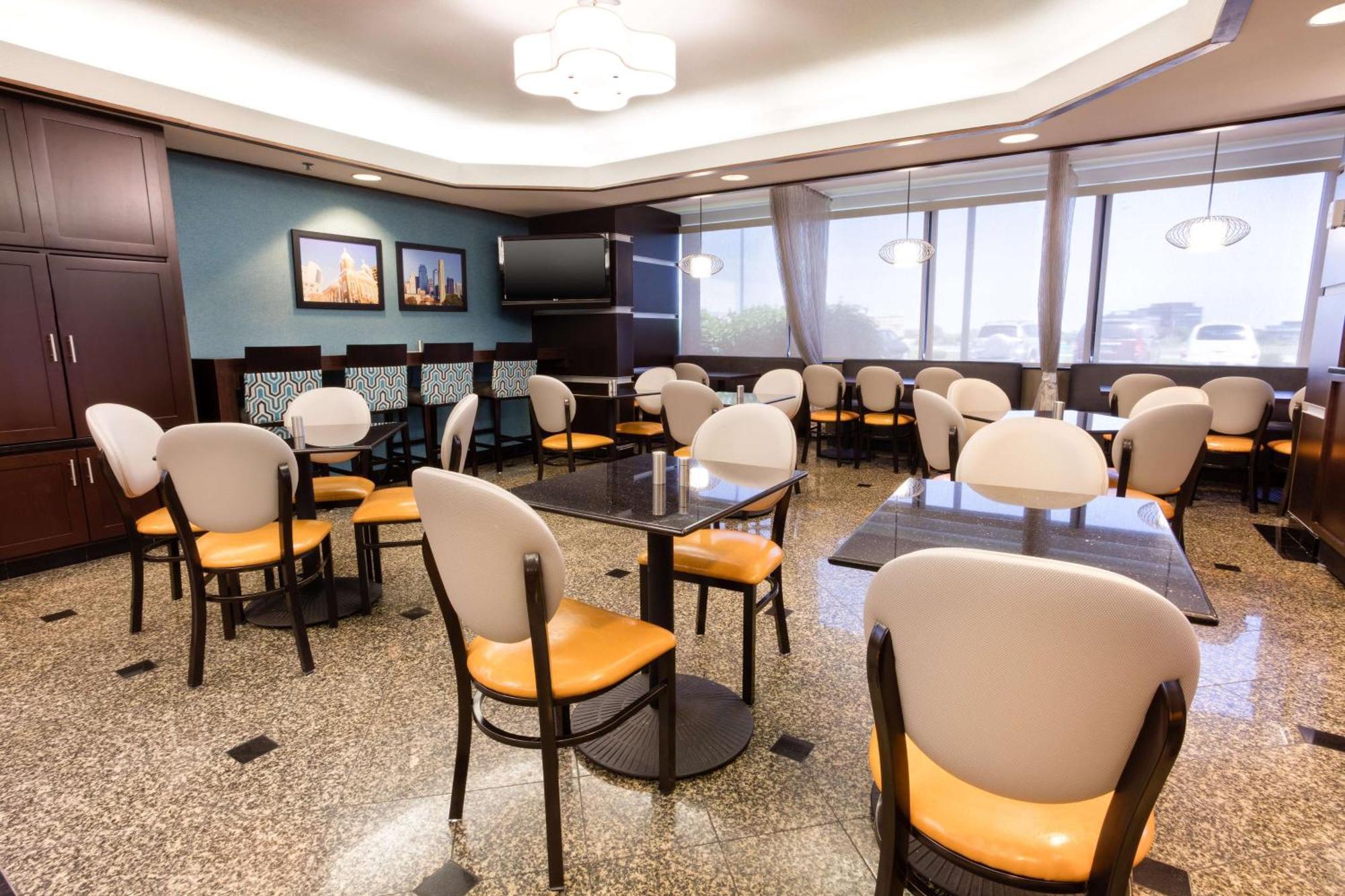 Drury Inn & Suites Kansas City Airport ภายนอก รูปภาพ