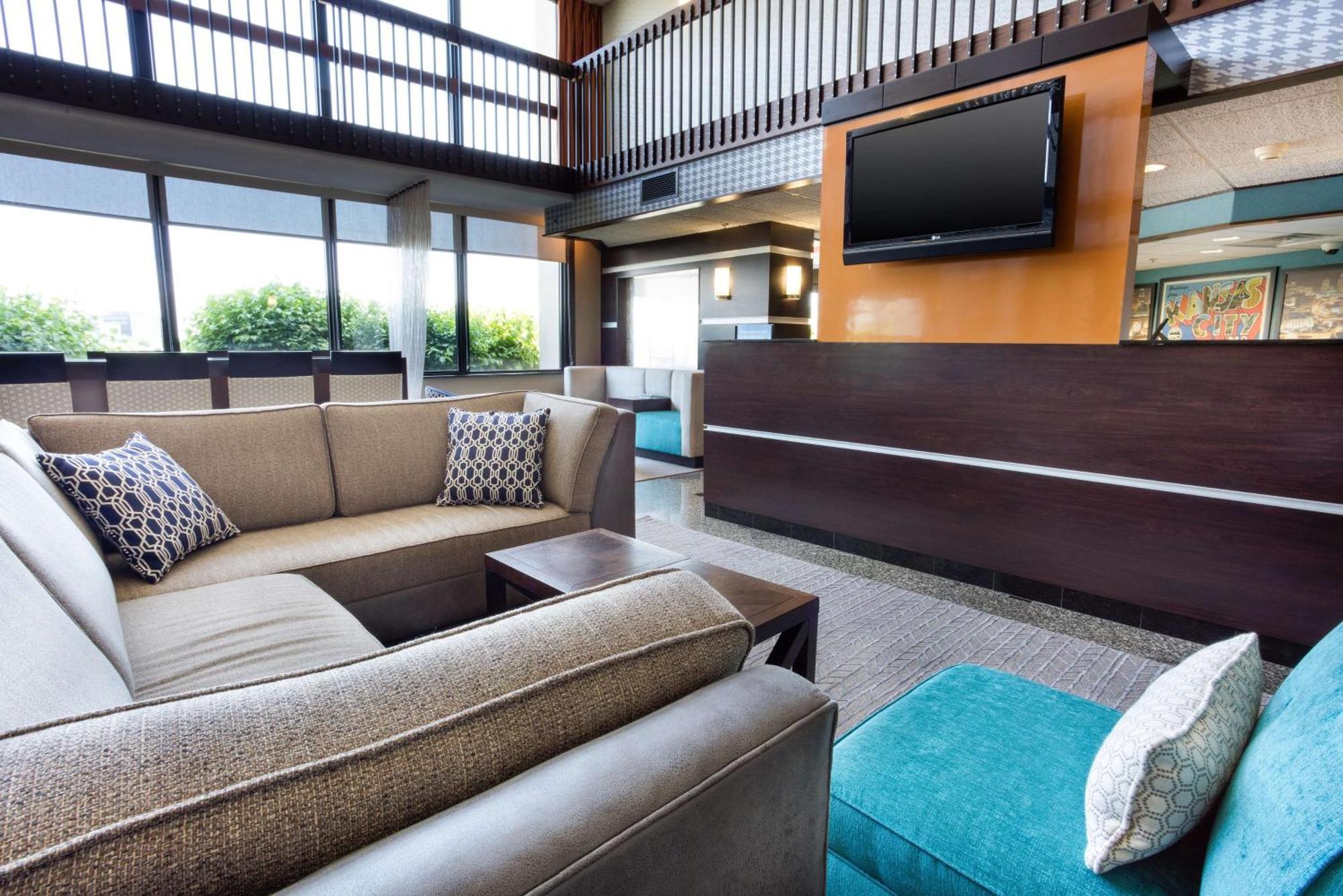 Drury Inn & Suites Kansas City Airport ภายนอก รูปภาพ